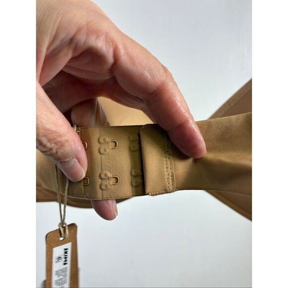 SKIMS NWT Push Up Plunge Bra in Ochre Size 34DD - Picture 7 of 9